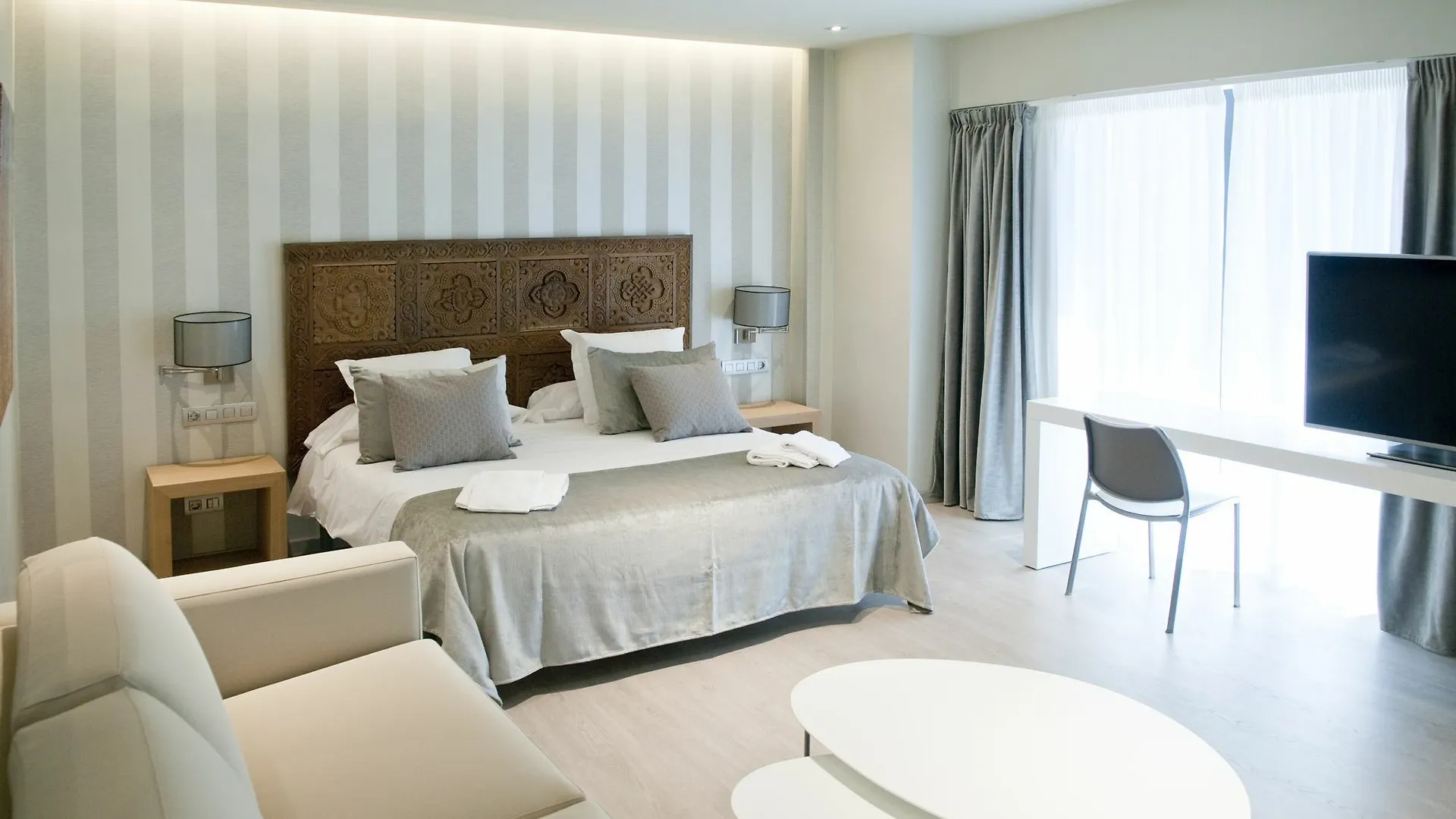 ** Bed & Breakfast Serennia Exclusive Rooms Barcelona Spanien